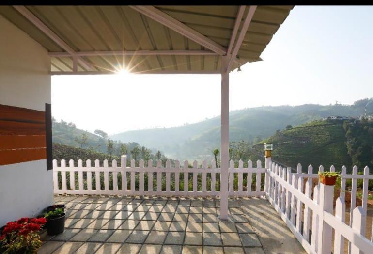 ウーティ Vicky Wood Houseヴィラ エクステリア 写真